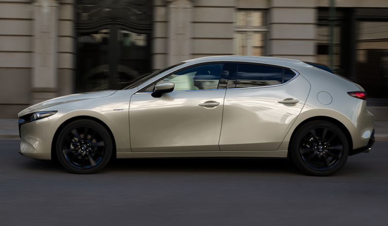 
								New Mazda 3 Hatchback full									